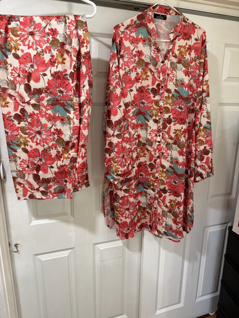 Floral Button-Up Tunic and Pants Set in Coral Floral - Picture 4 of 11